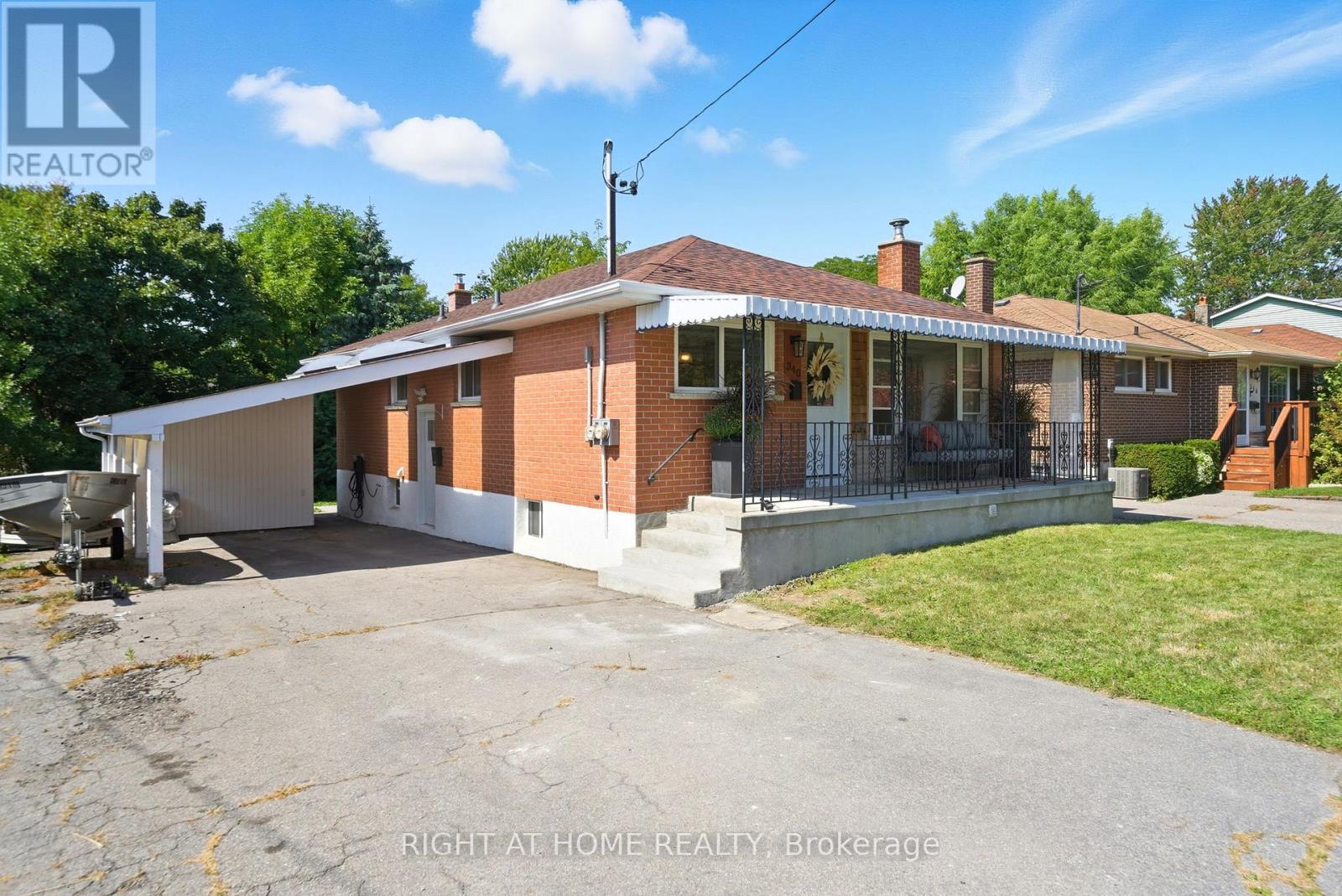 340 Grandview St S, Oshawa, ON L1H 7C7