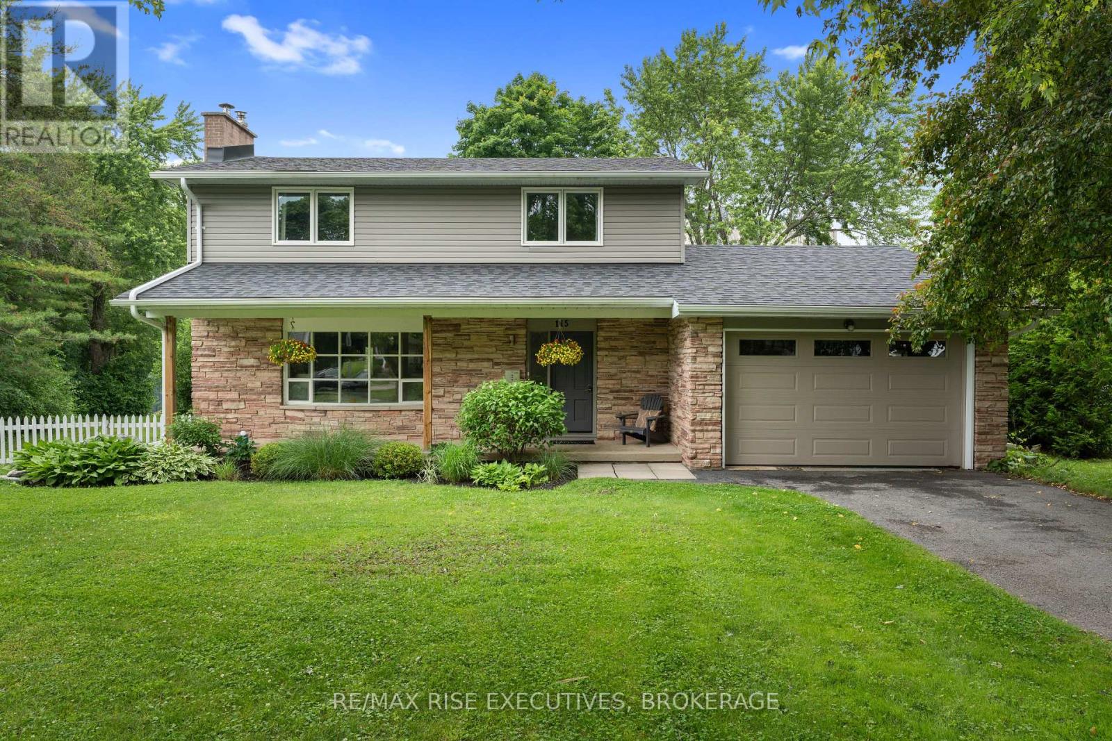 115 Fairway Hill Cres, Kingston, ON K7M 2B5
