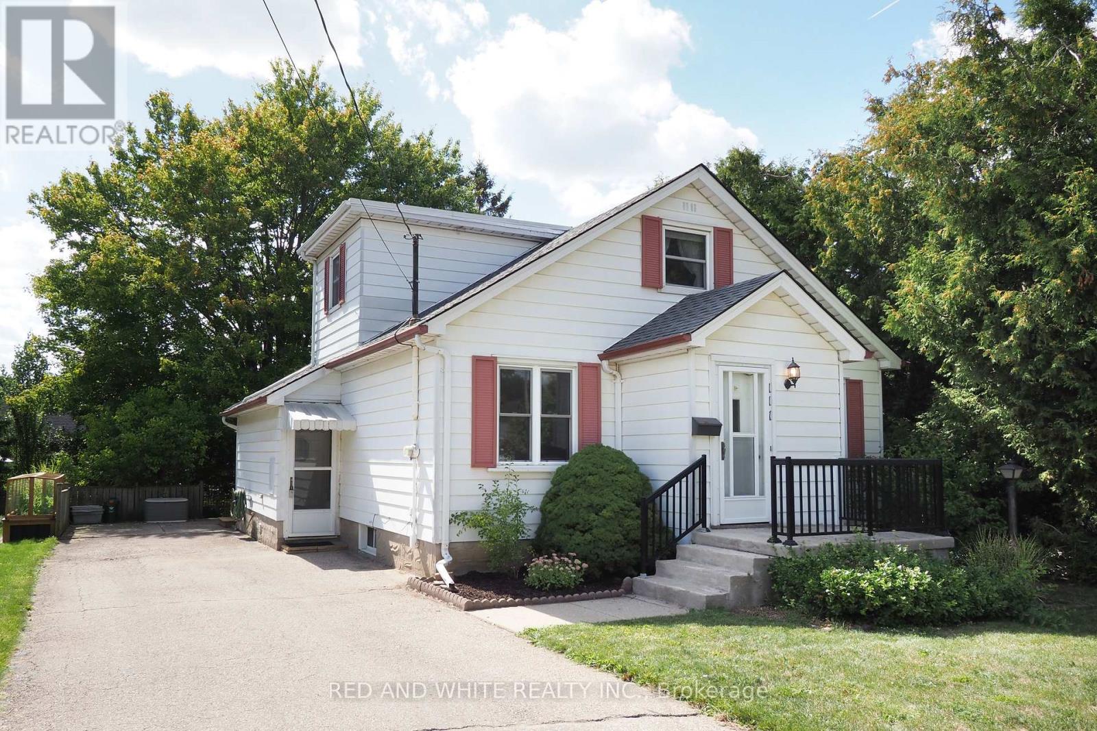 111 N Drive N, Kitchener, ON N2M 1K7