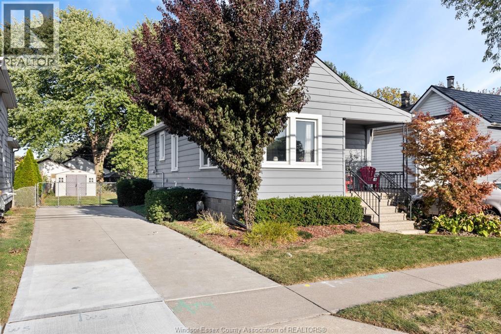 376 Lauzon, Windsor, ON N8S 3L9