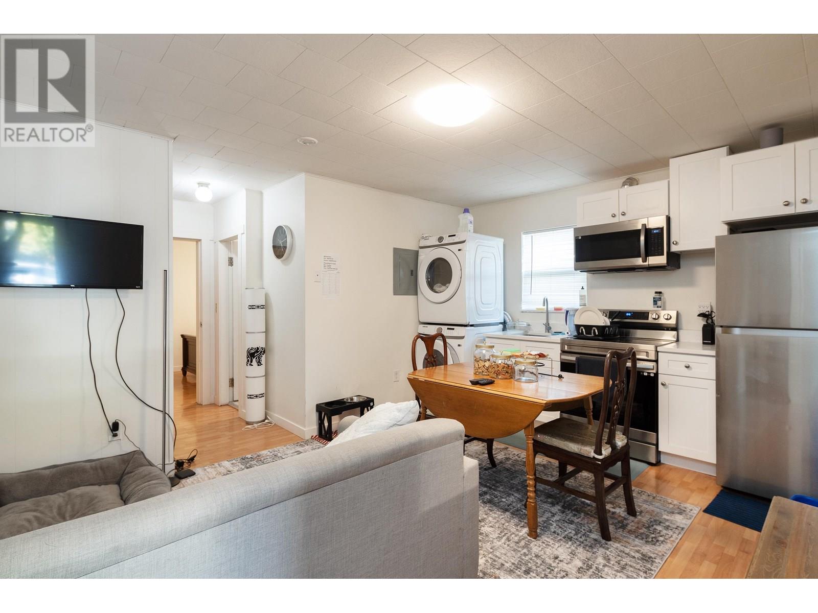 38047 Fourth Ave, Squamish, BC V8B 0A9
