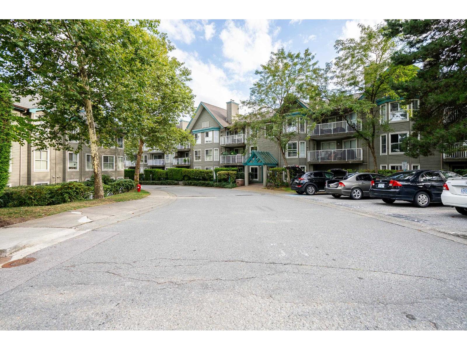 15140 108 Avenue Unit 303, Surrey, BC V3R 0T9