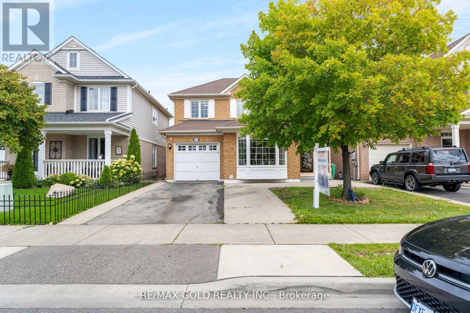 255 Brisdale Dr, Brampton, ON L7A 2T3