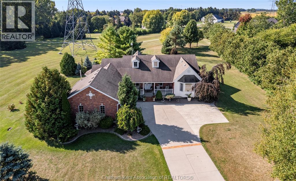 21640 Pinehurst Cres, Chatham-Kent, ON N7M 5J3
