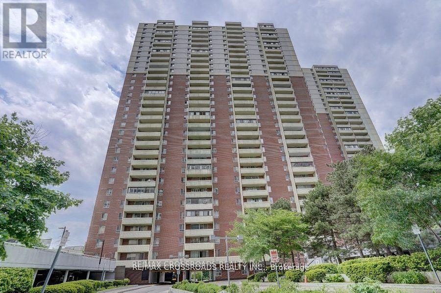 1109 1 Massey Sq, Toronto, ON M4C 5L4