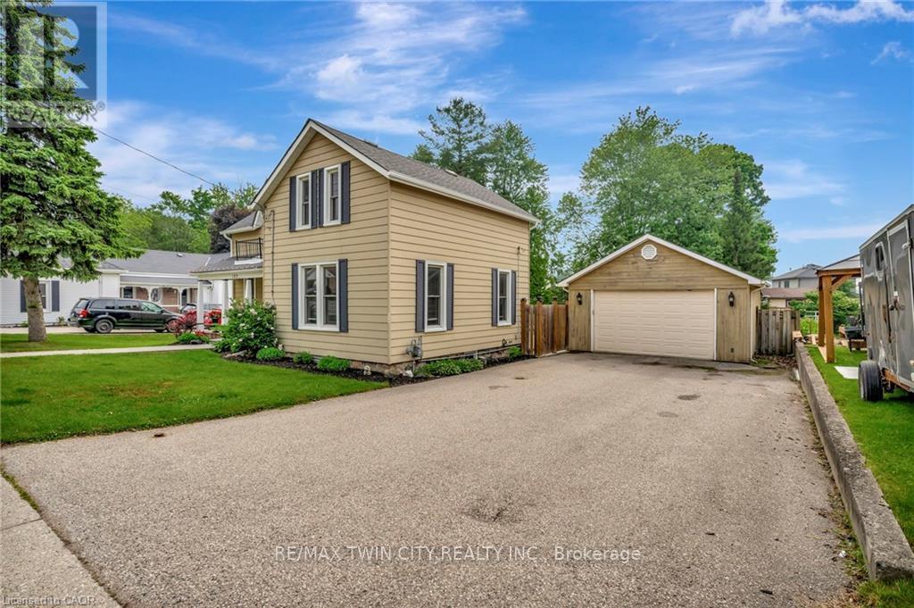 123 Blandford St, East Zorra-Tavistock, ON N0J 1M0