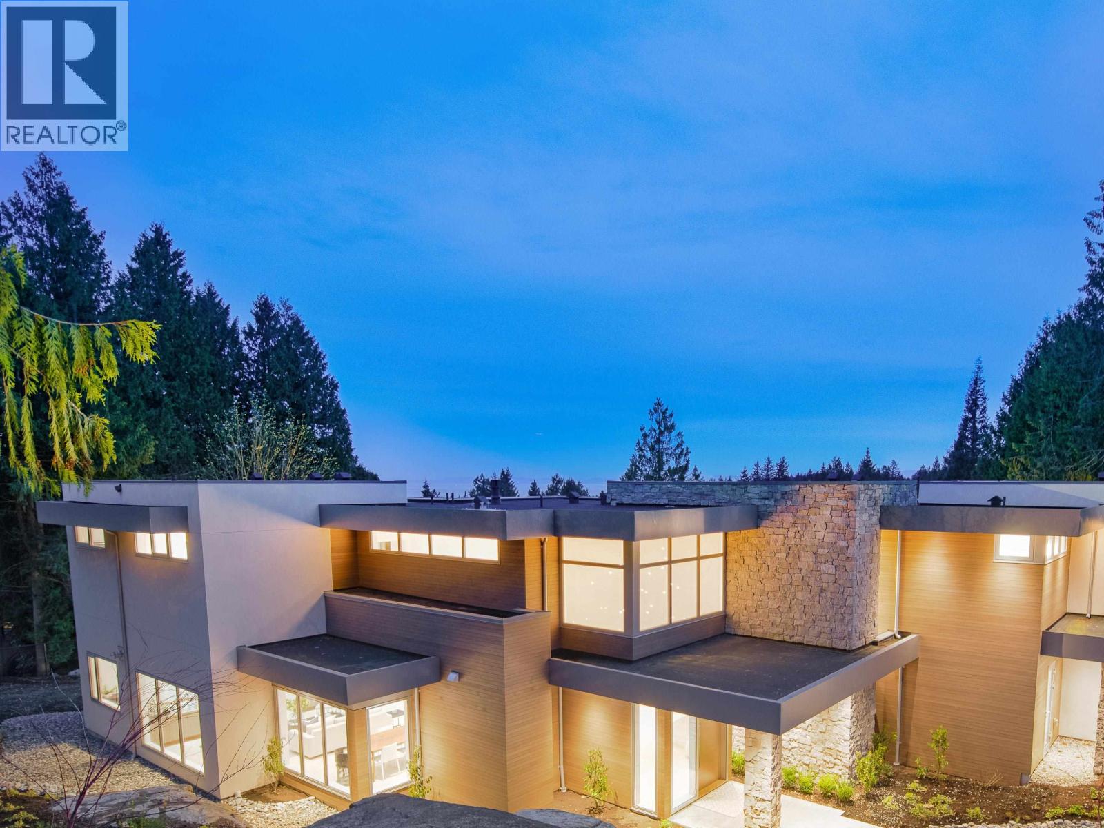 4177 Rockridge Rd, West Vancouver, BC V7W 1A3