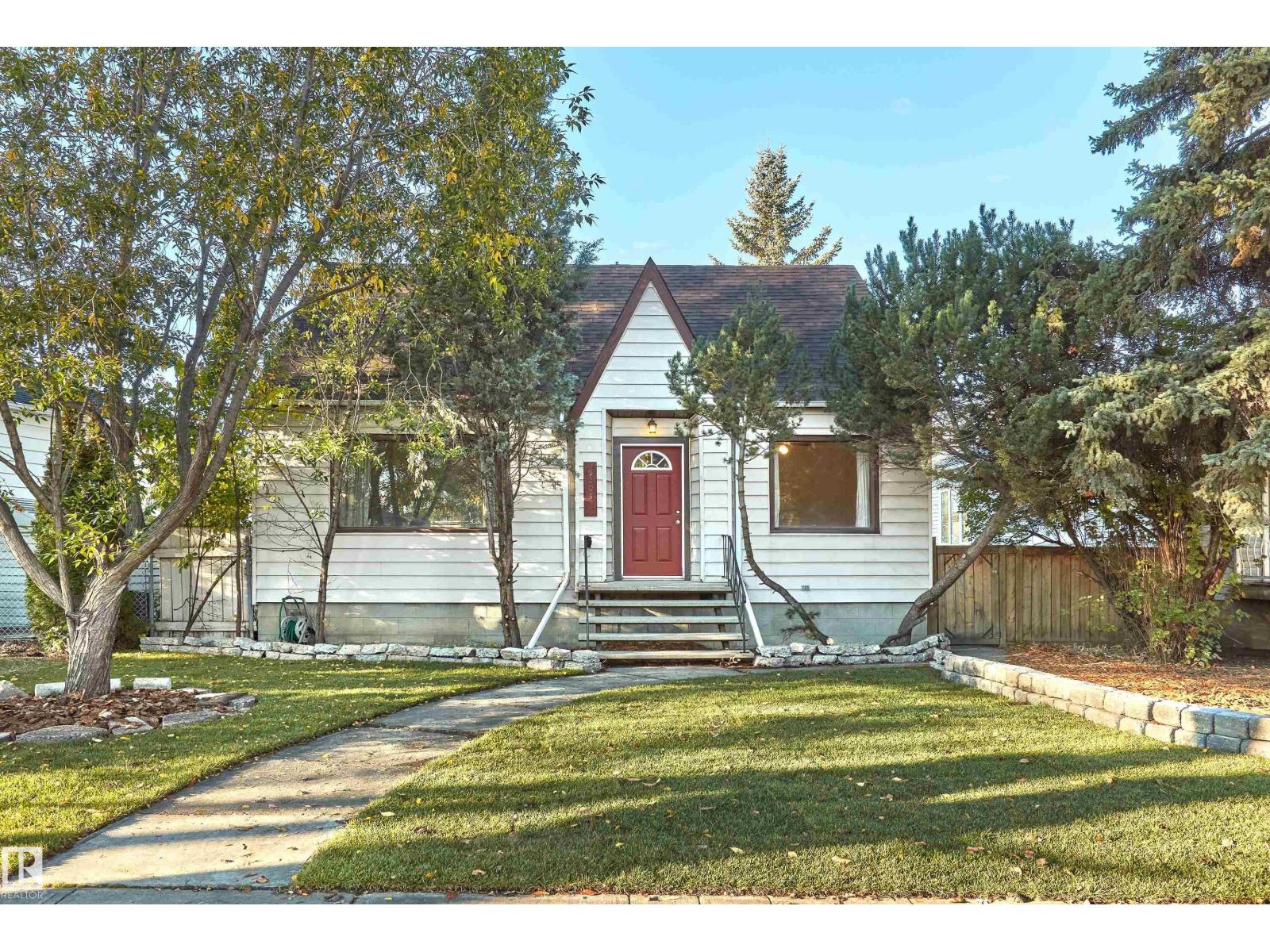 9203 Connors Rd NW, Edmonton, AB T6C 4B8