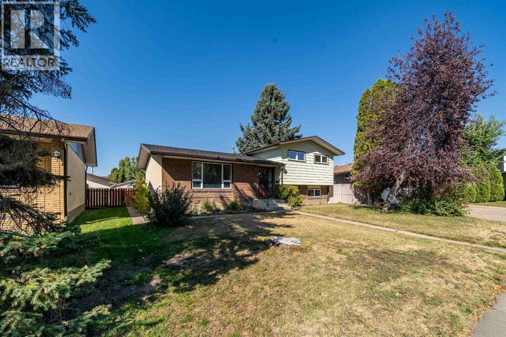 14 Ross Glen Grn SE, Medicine Hat, AB T1B 1P8