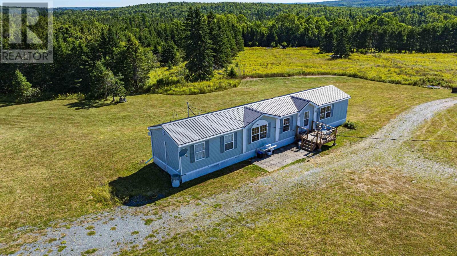 402 Johnson Rd, Coldstream, NS B0N 2J0