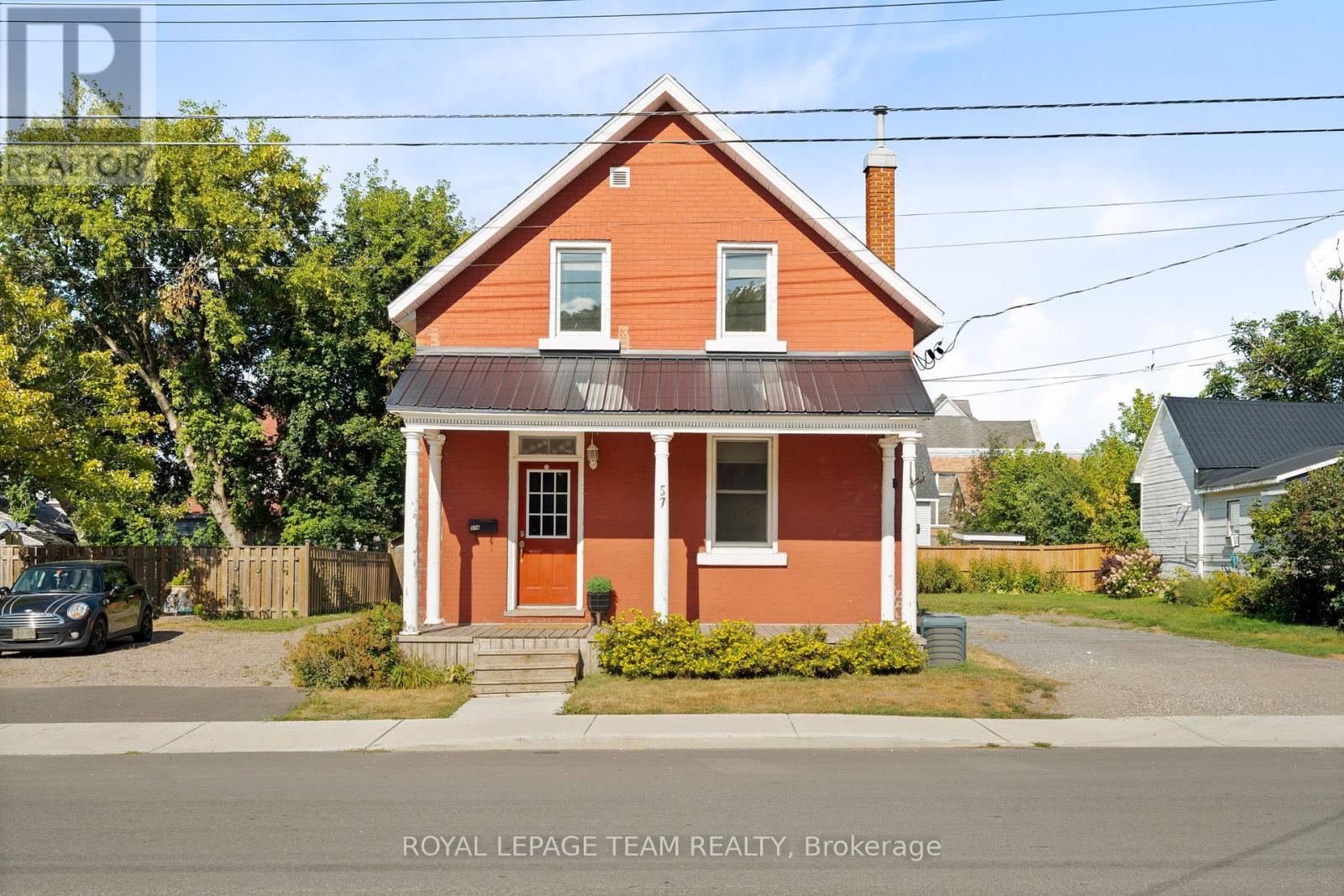 57 Lochiel St S, Renfrew, ON K7V 1W4