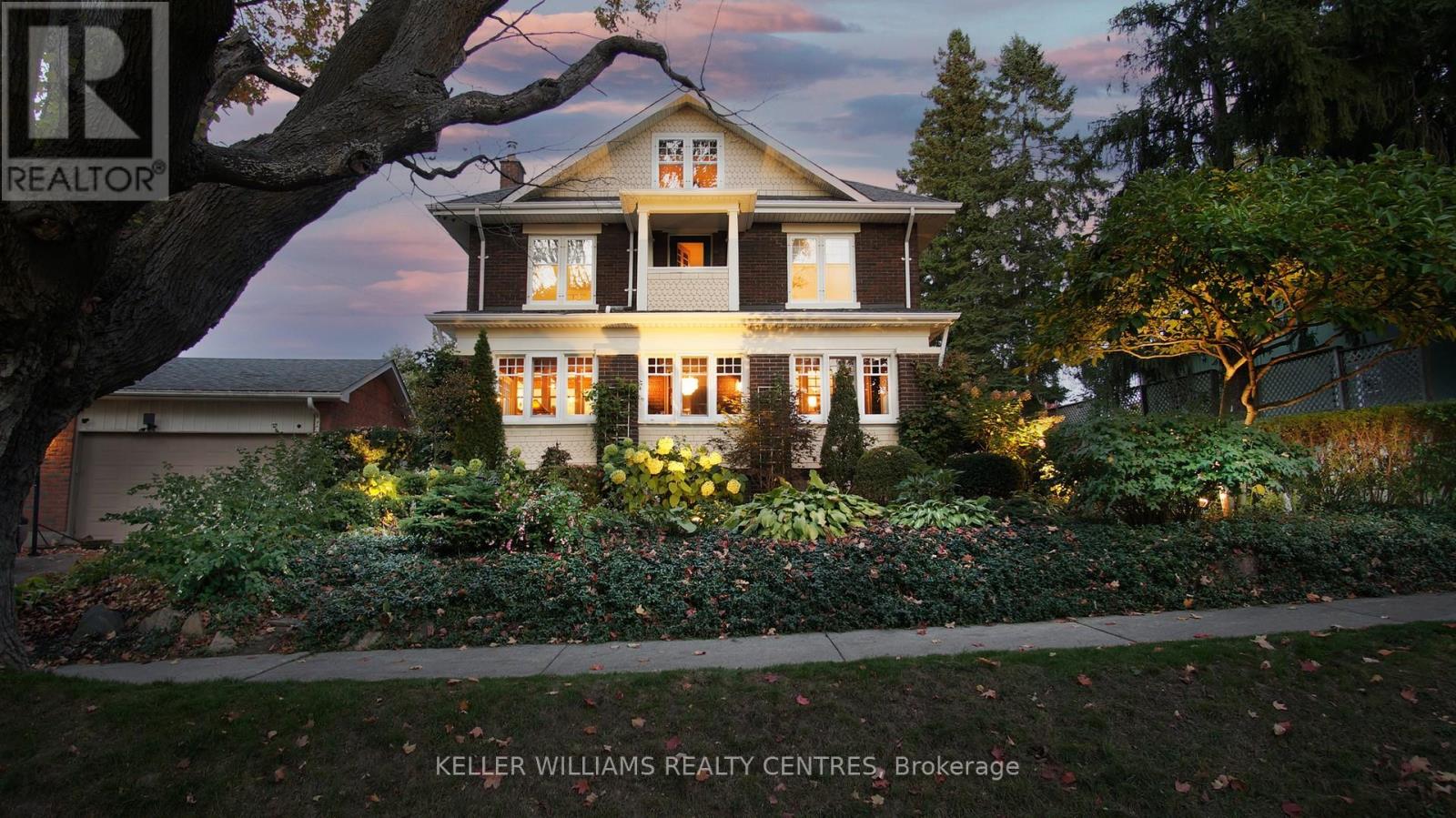 49 Alice St, East Gwillimbury, ON L0G 1M0