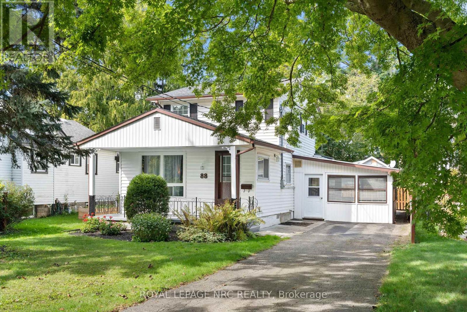 88 Bayview Dr, St. Catharines Port Dalhousie, ON L2N 4Z1