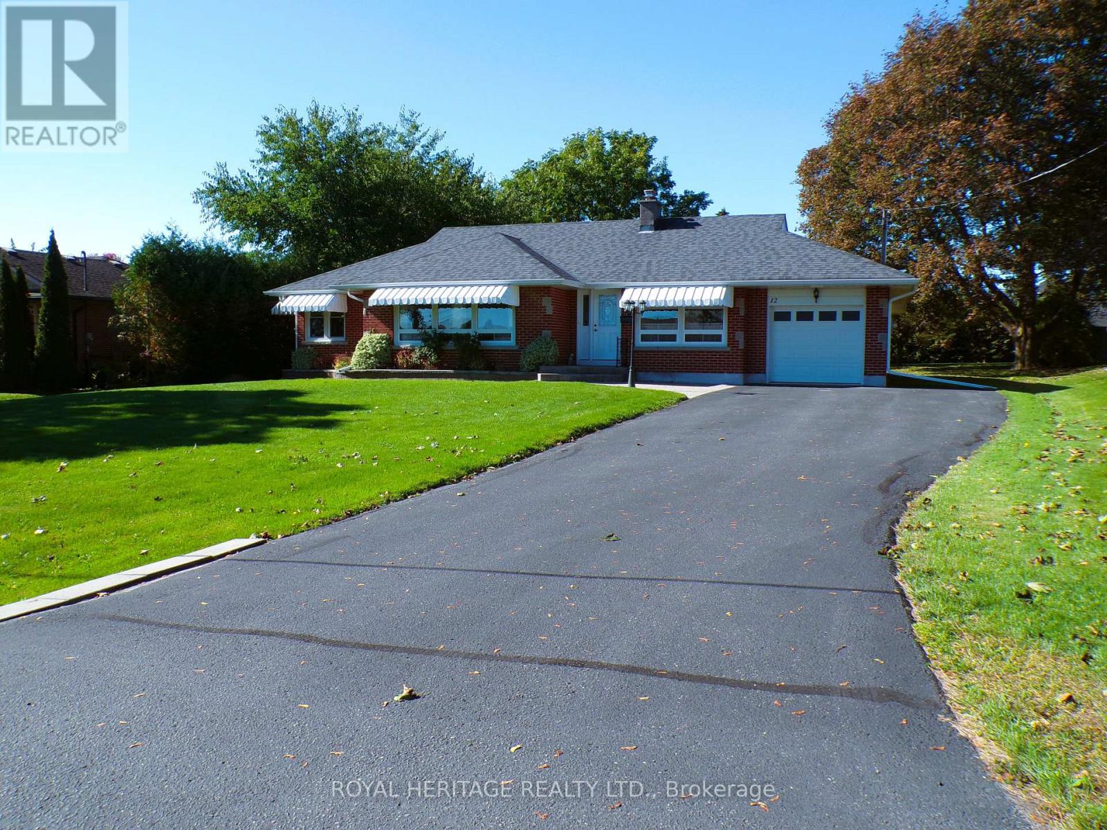 12 Darlington Blvd, Clarington, ON L1E 2J7