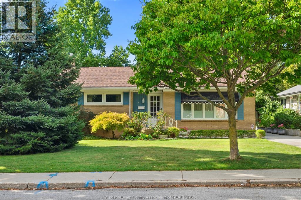 10 Alderton St, Leamington, ON N8H 2G8