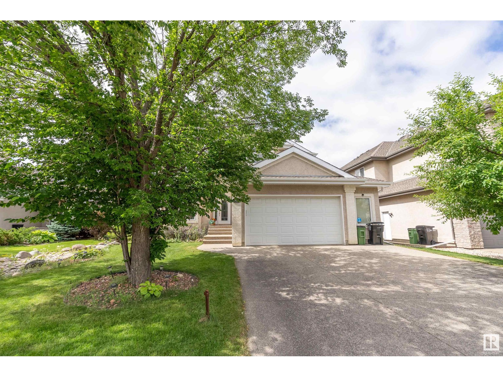 613 Todd Li NW, Edmonton, AB T6R 3C4