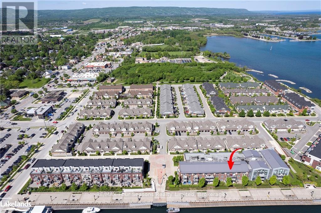 309 1 Shipyard Ln, Collingwood, ON L9Y 0W2