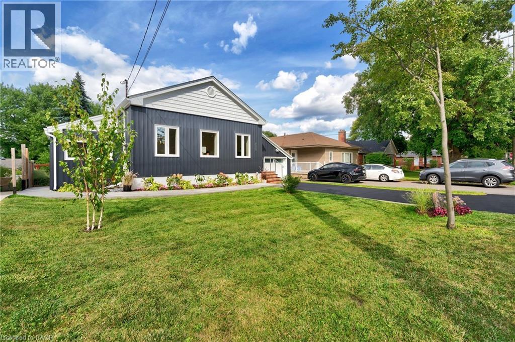 260 Sanatorium Rd, Hamilton, ON L9C 1Z9