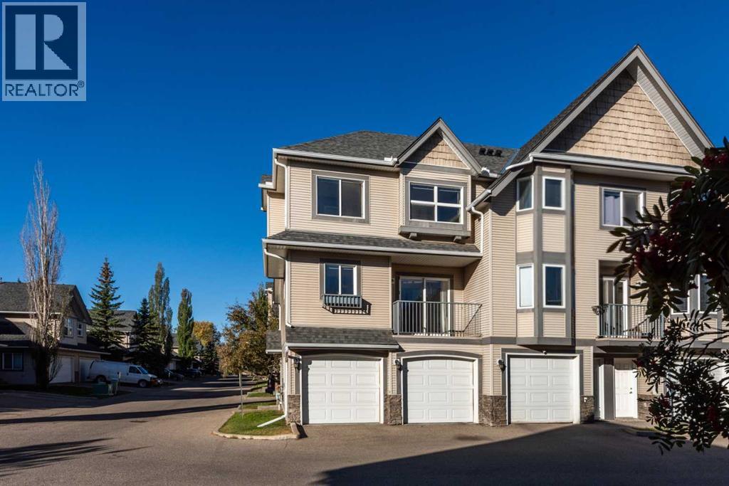 66 Cedarwood Ln SW, Calgary, AB T2W 6J3