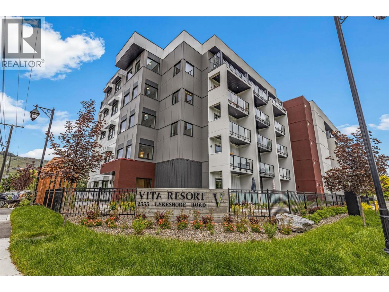 2555 Lakeshore Road Unit 101, Vernon, BC V1H 1M9