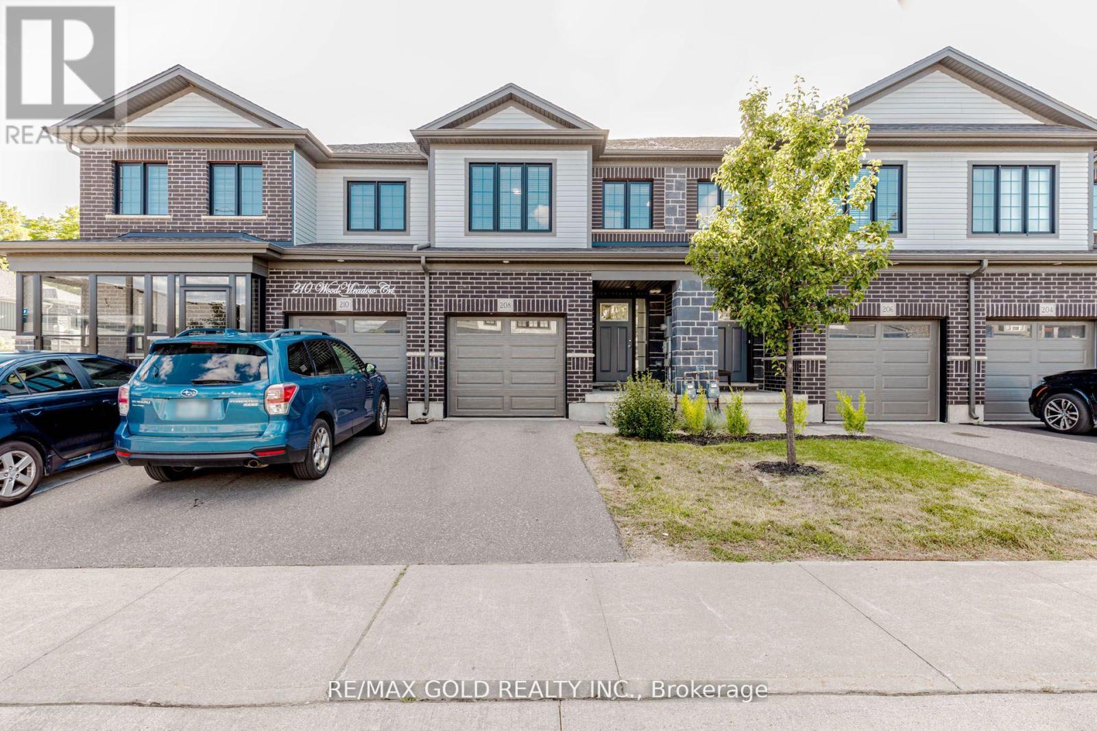 208 Woodmeadow Ct, Kitchener, ON N2R 0P8