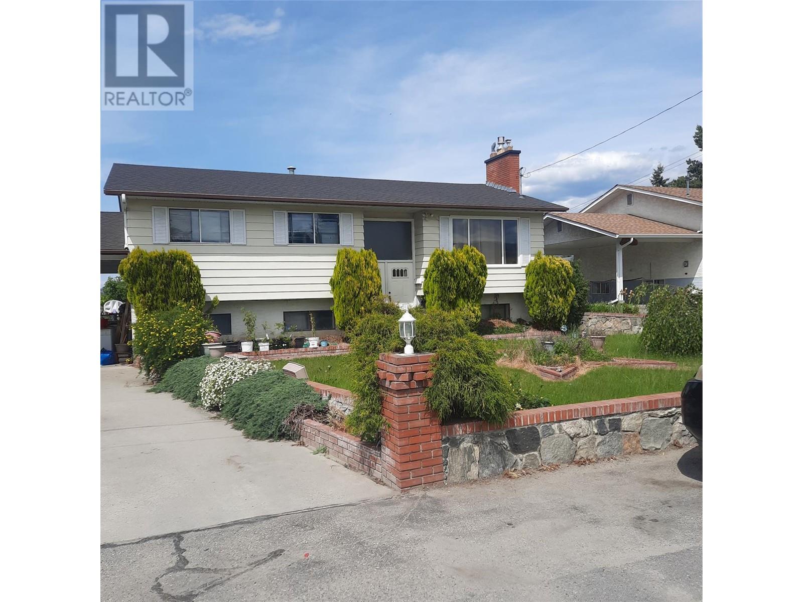 540 Monterey Rd, Kelowna, BC V1X 1A2