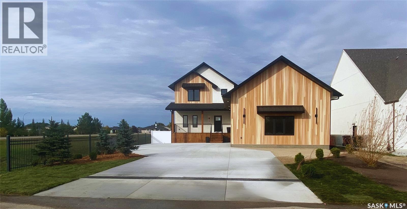 1 Sarahs Cv, White City, SK S4L 0E2