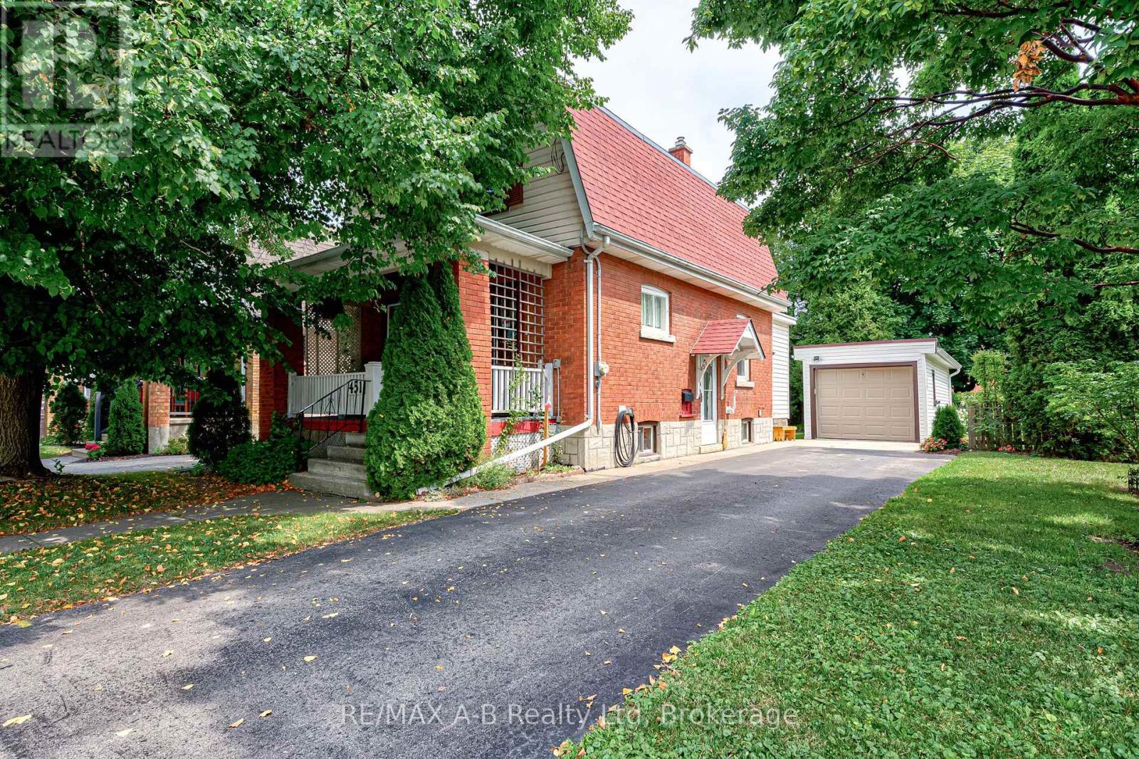 451 Downie St, Stratford, ON N5A 1X8