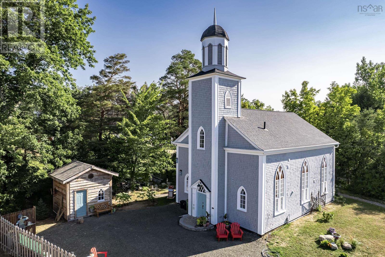 579 Main St, Lawrencetown, NS B0S 1M0