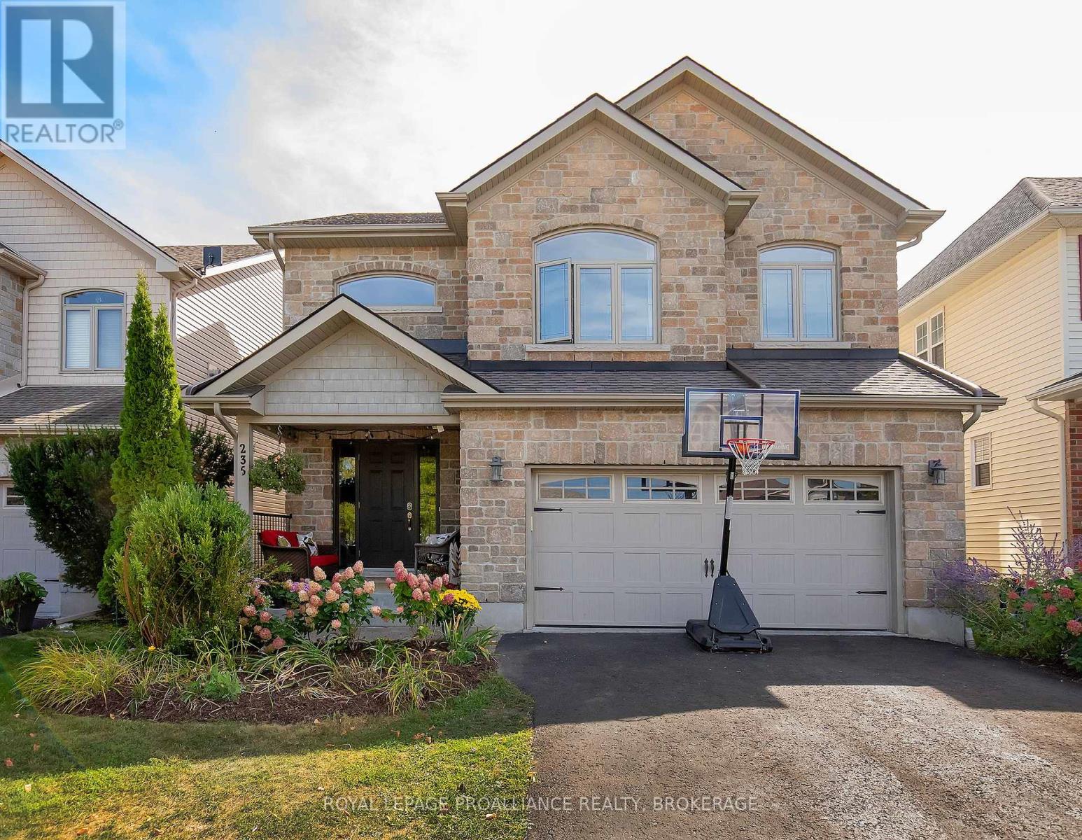 235 Rose Abbey Dr, Kingston, ON K7K 0A2