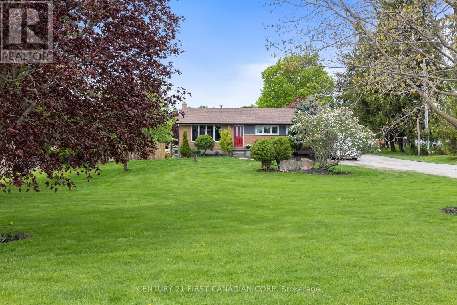 5270 Trafalgar St, Thames Centre, ON N0L 1G4