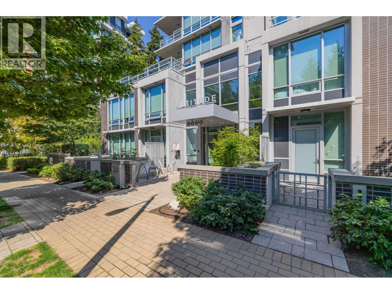9060 University Crescent Unit 006, Burnaby, BC V5A 0E1