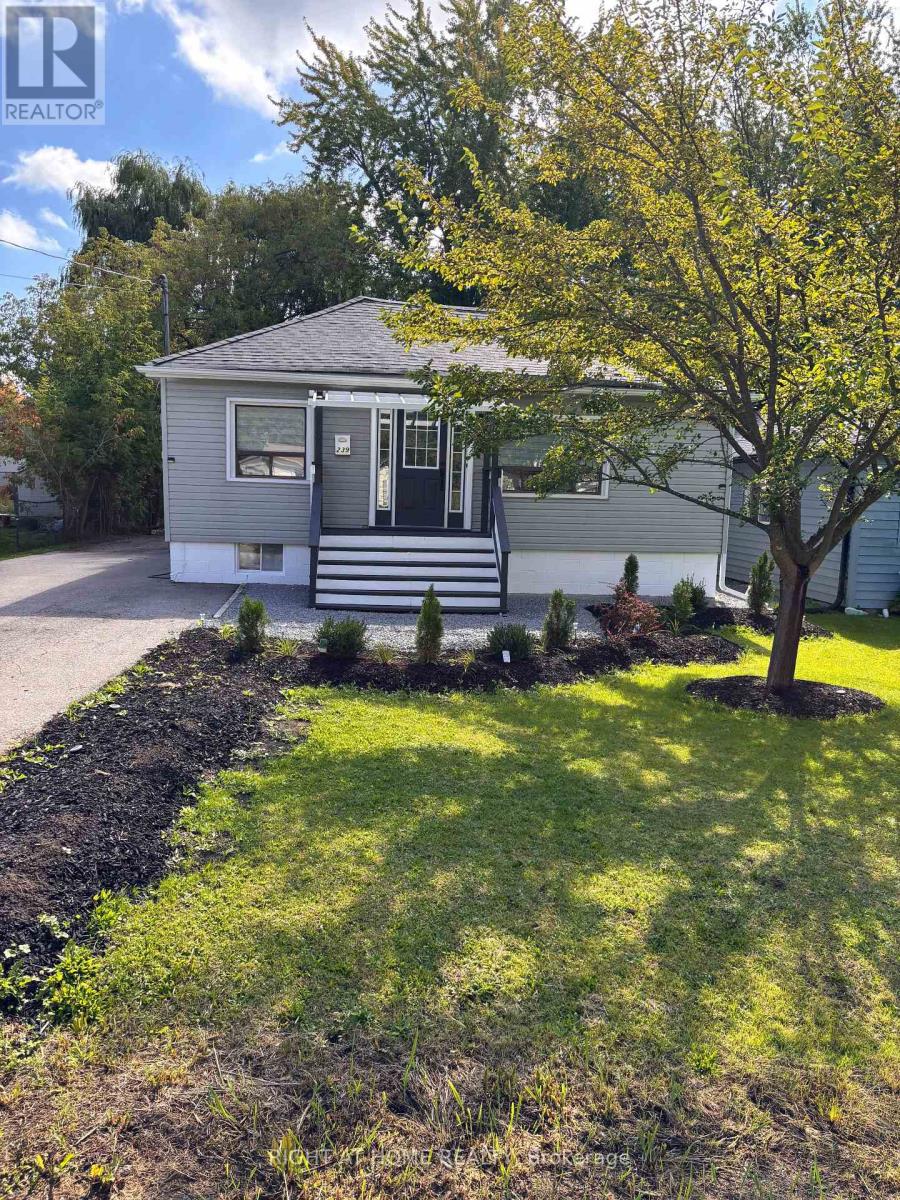 239 Royal Rd, Georgina, ON L4P 2T9