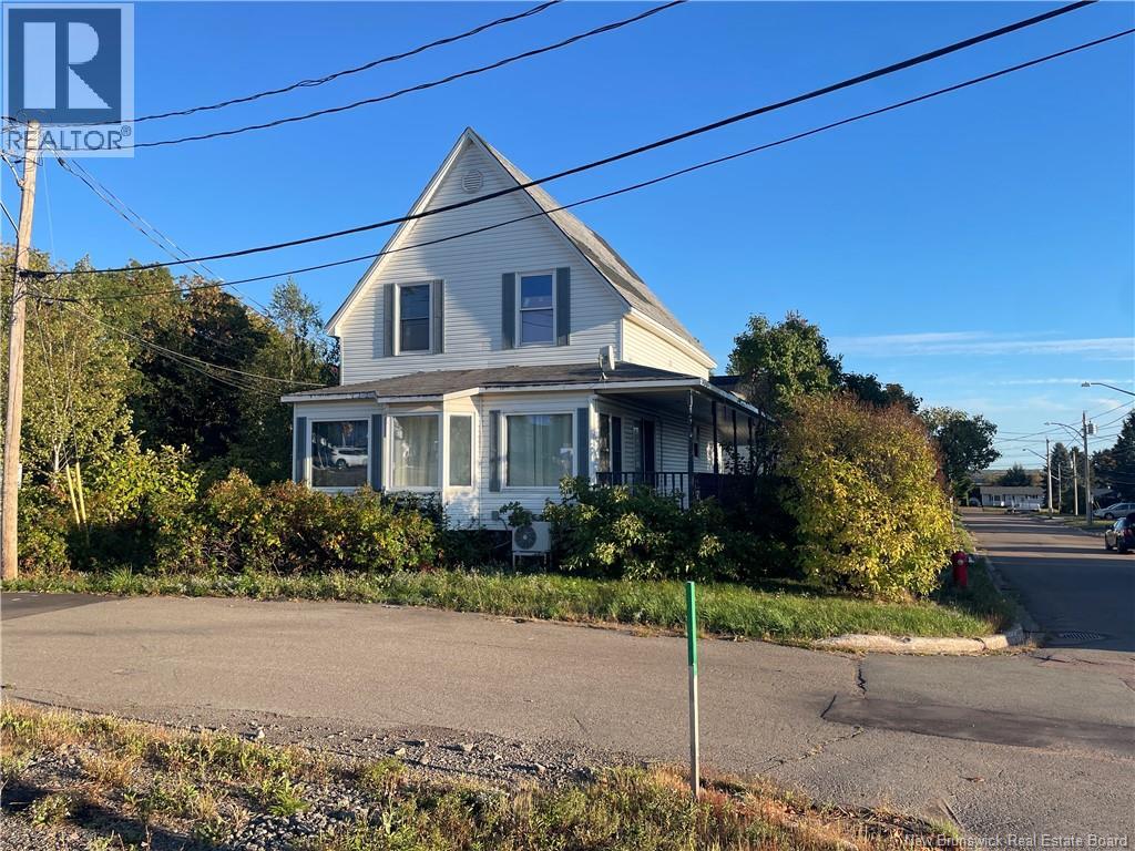 381 Harold St, Dieppe, NB E1A 1Y9