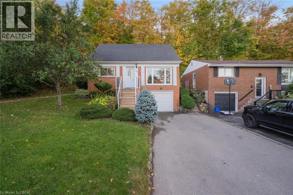 62 Brentwood Dr, Hamilton, ON L8G 2W8
