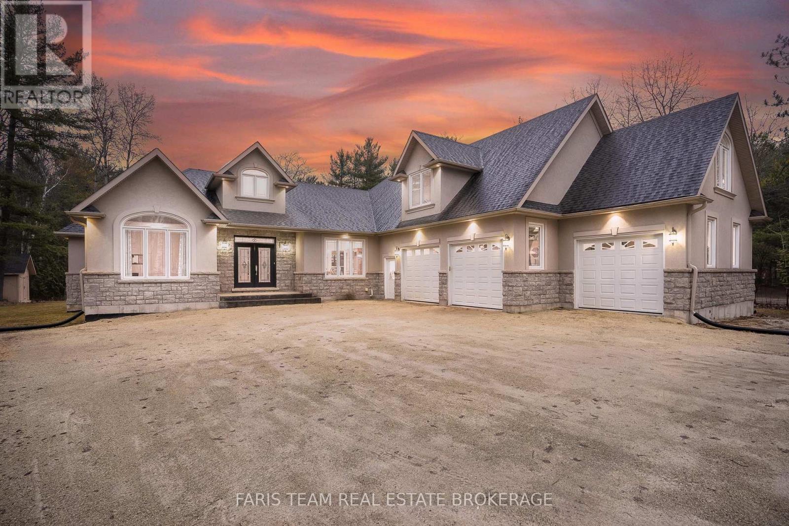 138 Knox Rd E, Wasaga Beach, ON L9Z 2T5