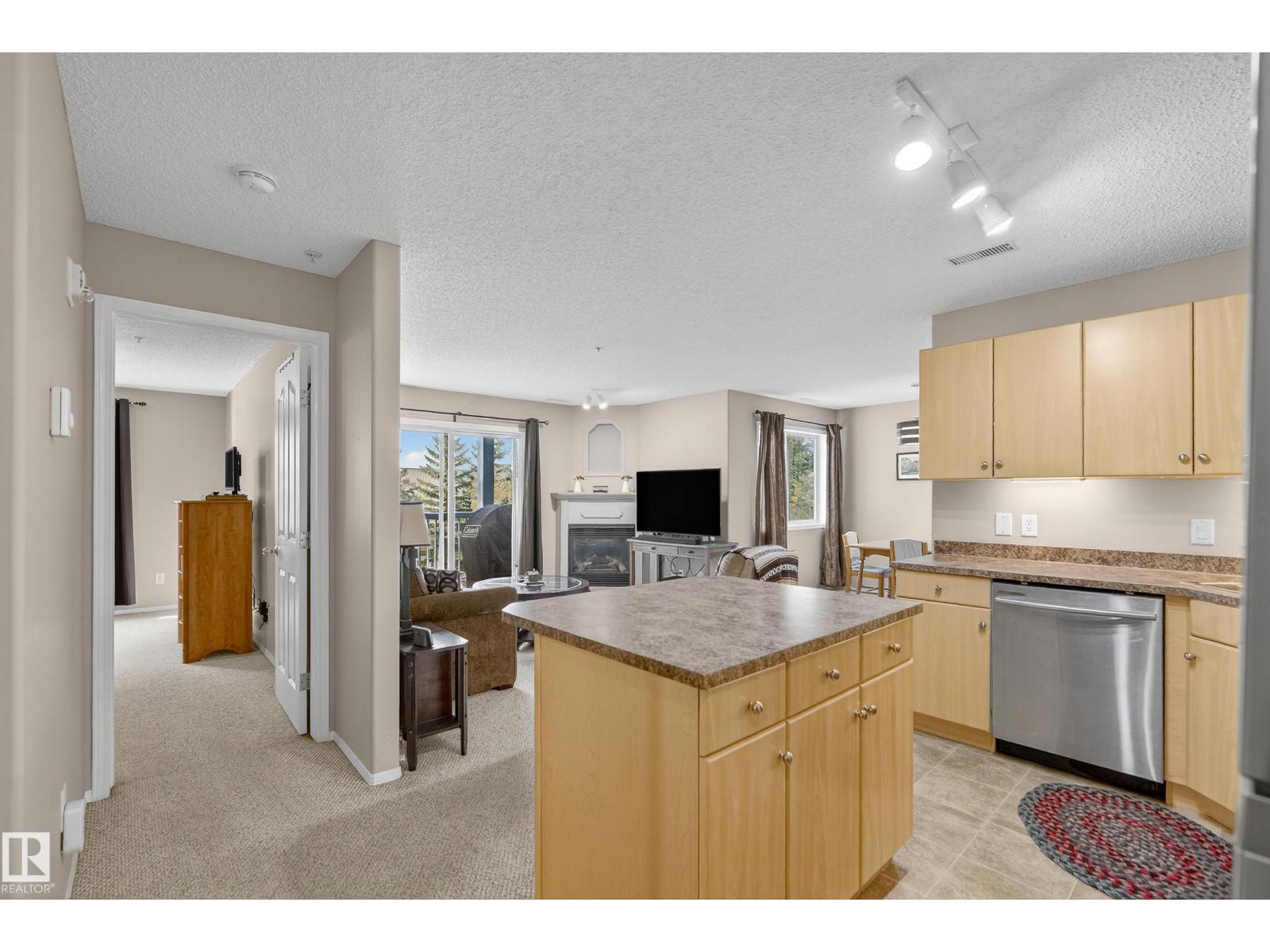 16303 95 Street #227, Edmonton, AB T5Z 3V1