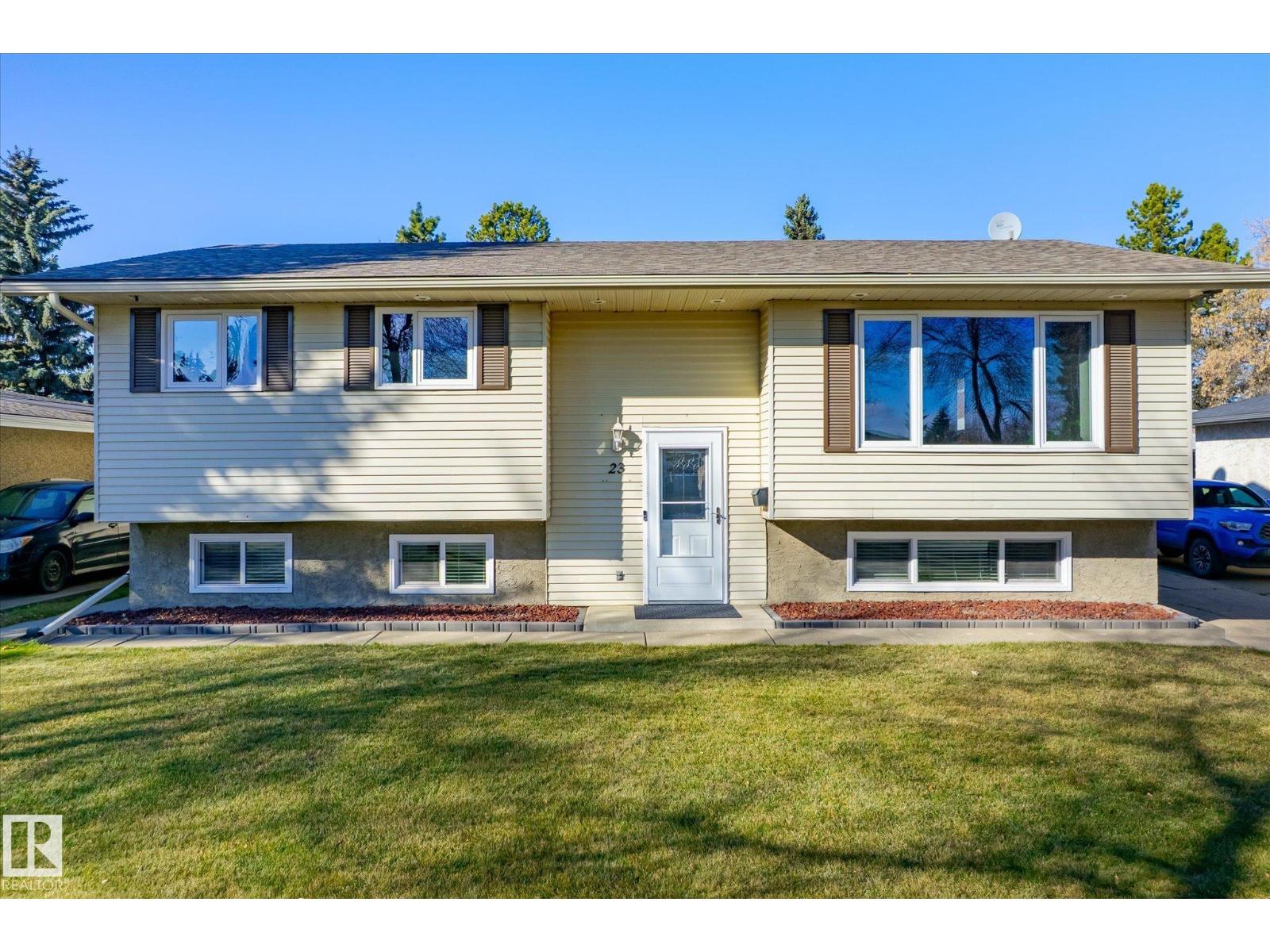 23 Annette Cr, St. Albert, AB T8N 2Z8