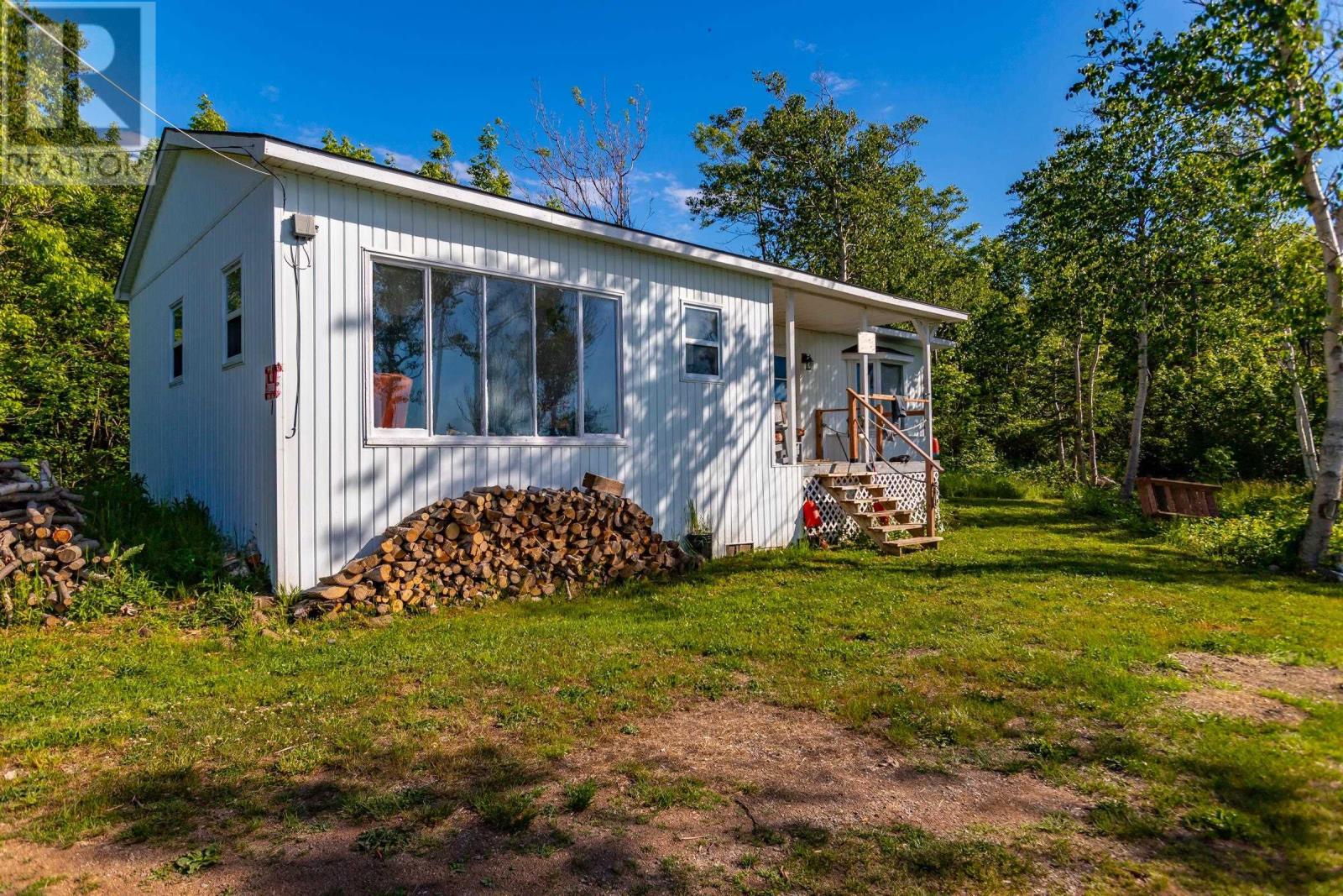 7 Sunset Ave, Phinneys Cove, NS B0S 1L0