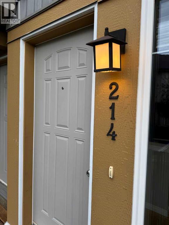 214 Mckenzie Towne Ln SE, Calgary, AB T2Z 0C4