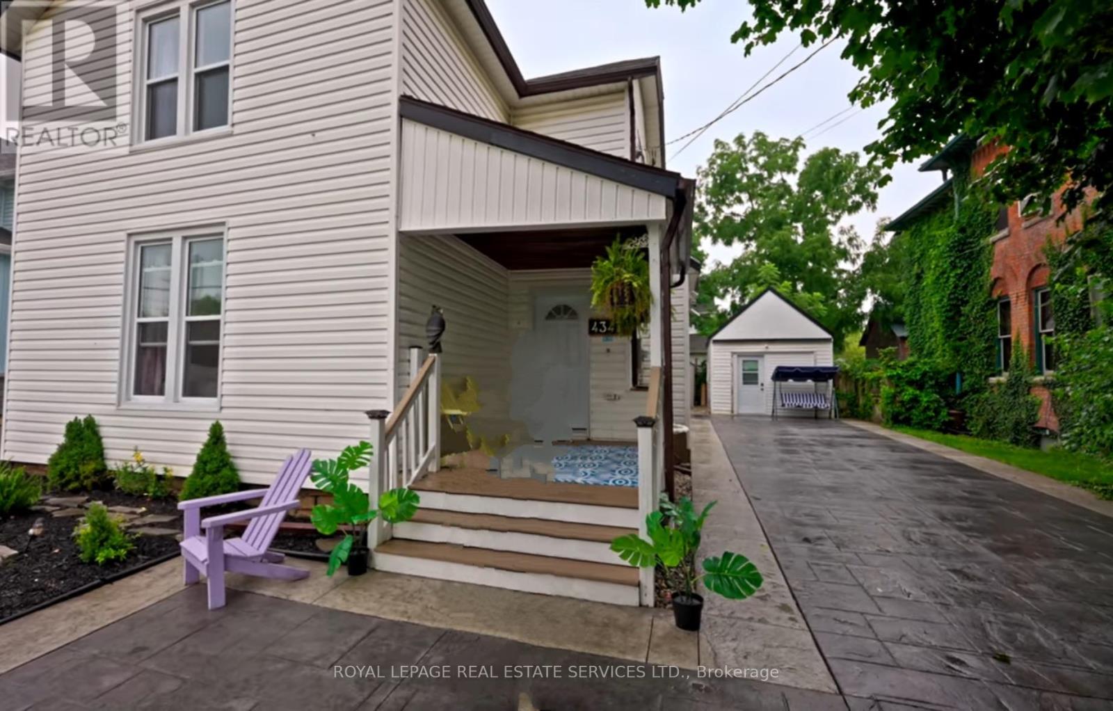 4347 Simcoe St, Niagara Falls, ON L2E 1T5