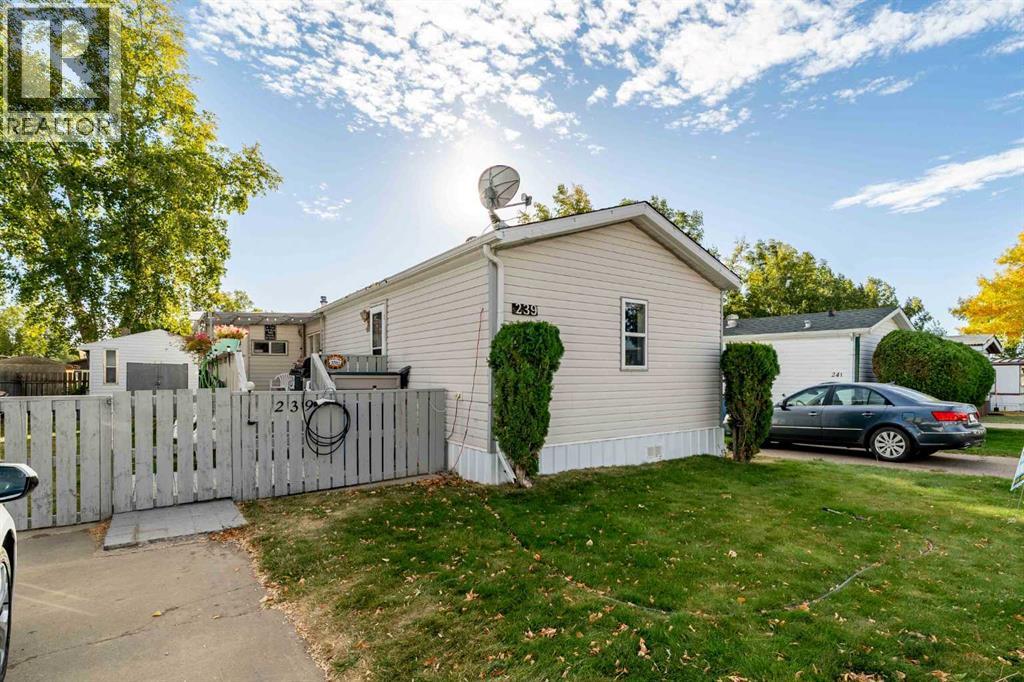 4000 13 Avenue Southeast #unit 239, Medicine Hat, AB T1B 1J3