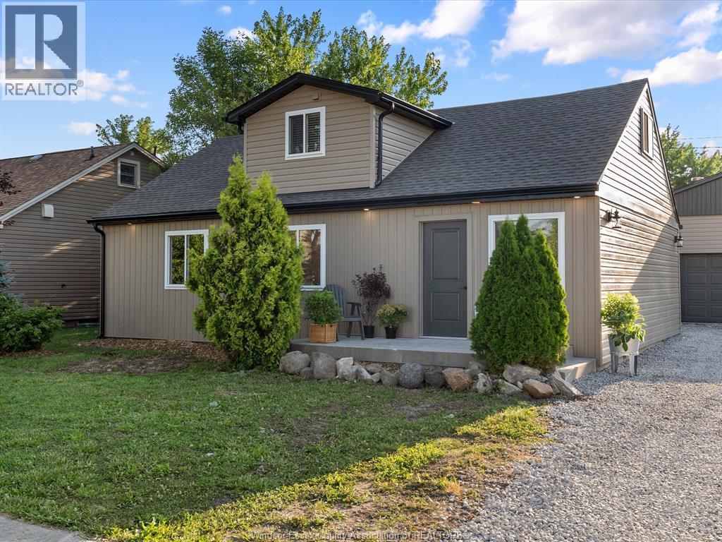 2738 Chandler Rd, Windsor, ON N8W 4B5