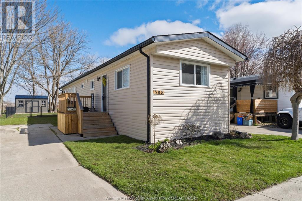 388 N Malden, Essex, ON N8M 2Z3