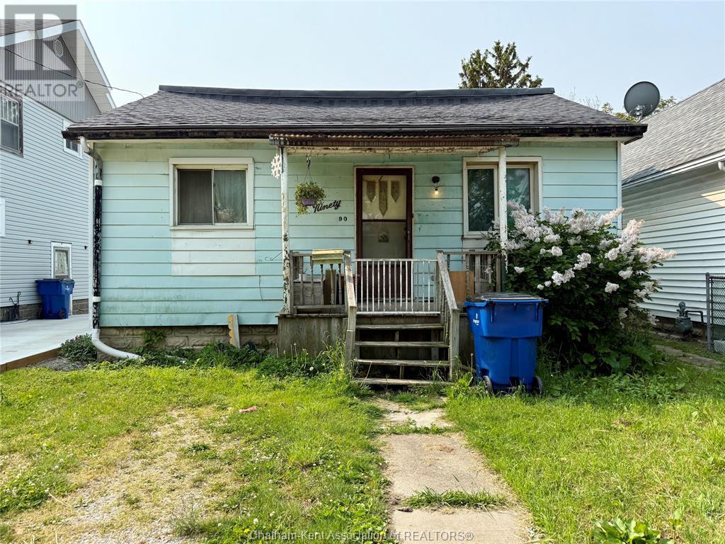 90 Murray St, Chatham, ON N7M 3K8