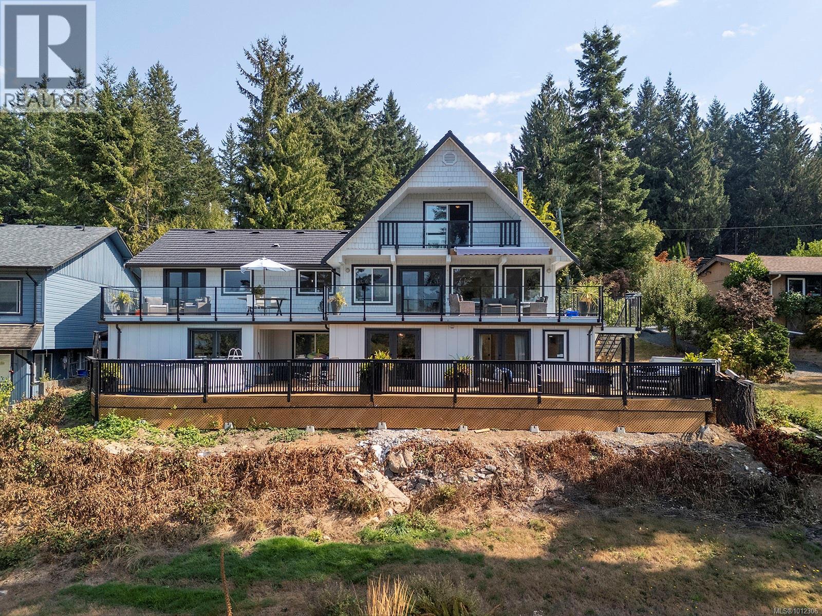 7703 Tozer Rd, Fanny Bay, BC V0R 1W0