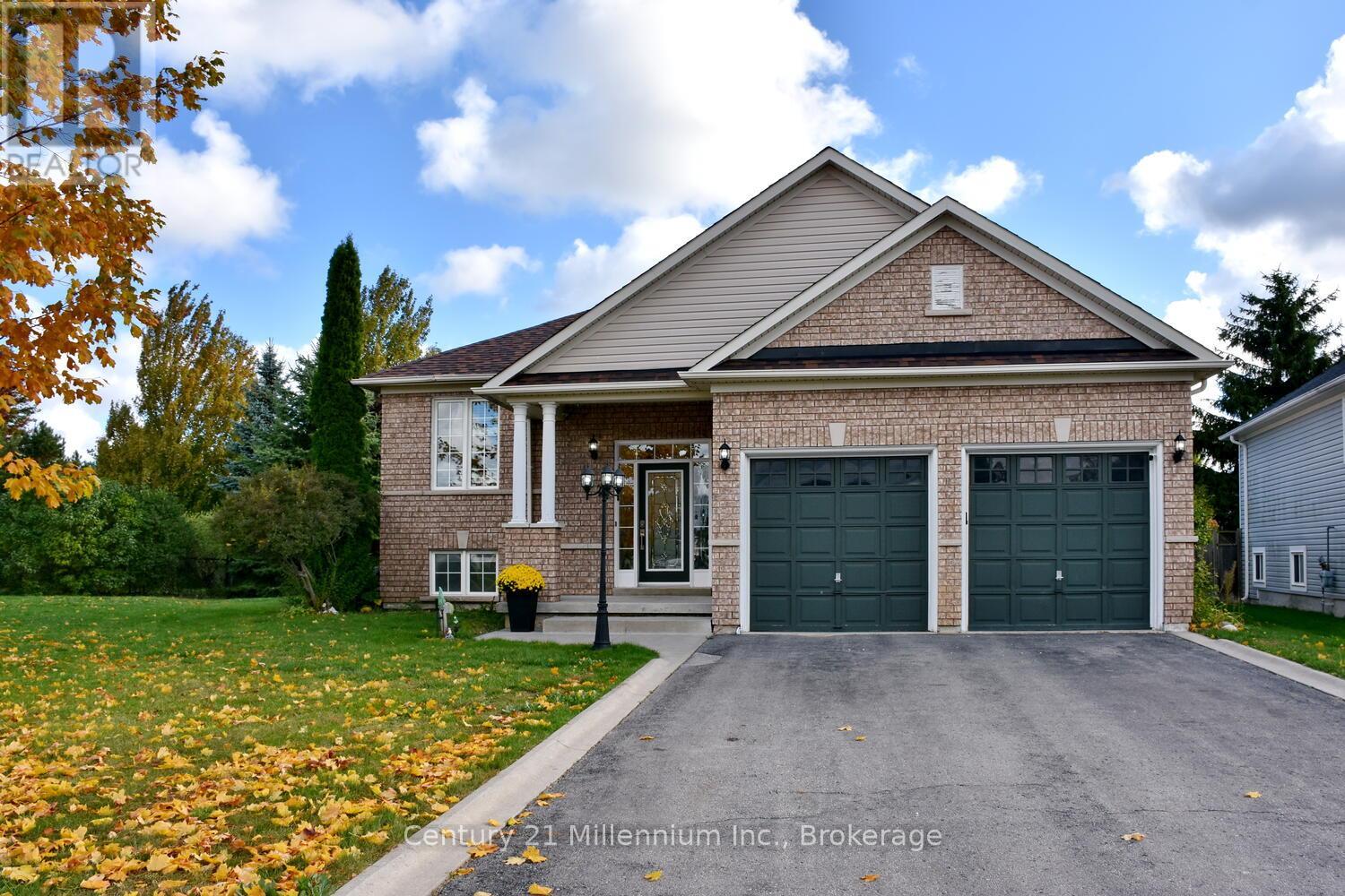 35 Northwood Dr, Wasaga Beach, ON L9Z 3B1