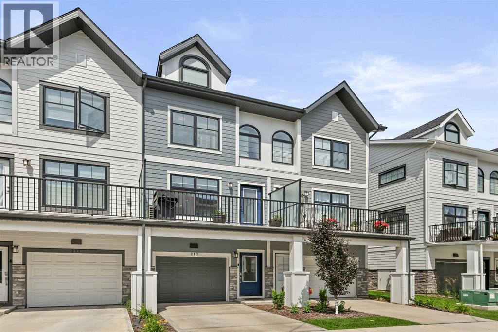 213 Les Jardins Park SE, Calgary, AB T2C 5V3