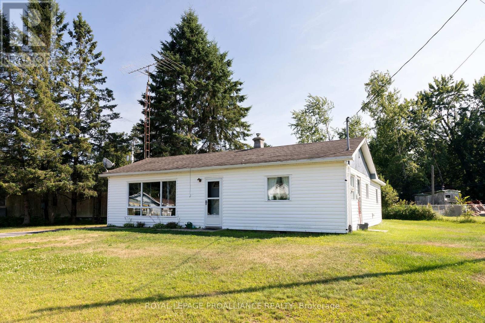 4 Tall Pine Rd, Addington Highlands, ON K0H 2G0