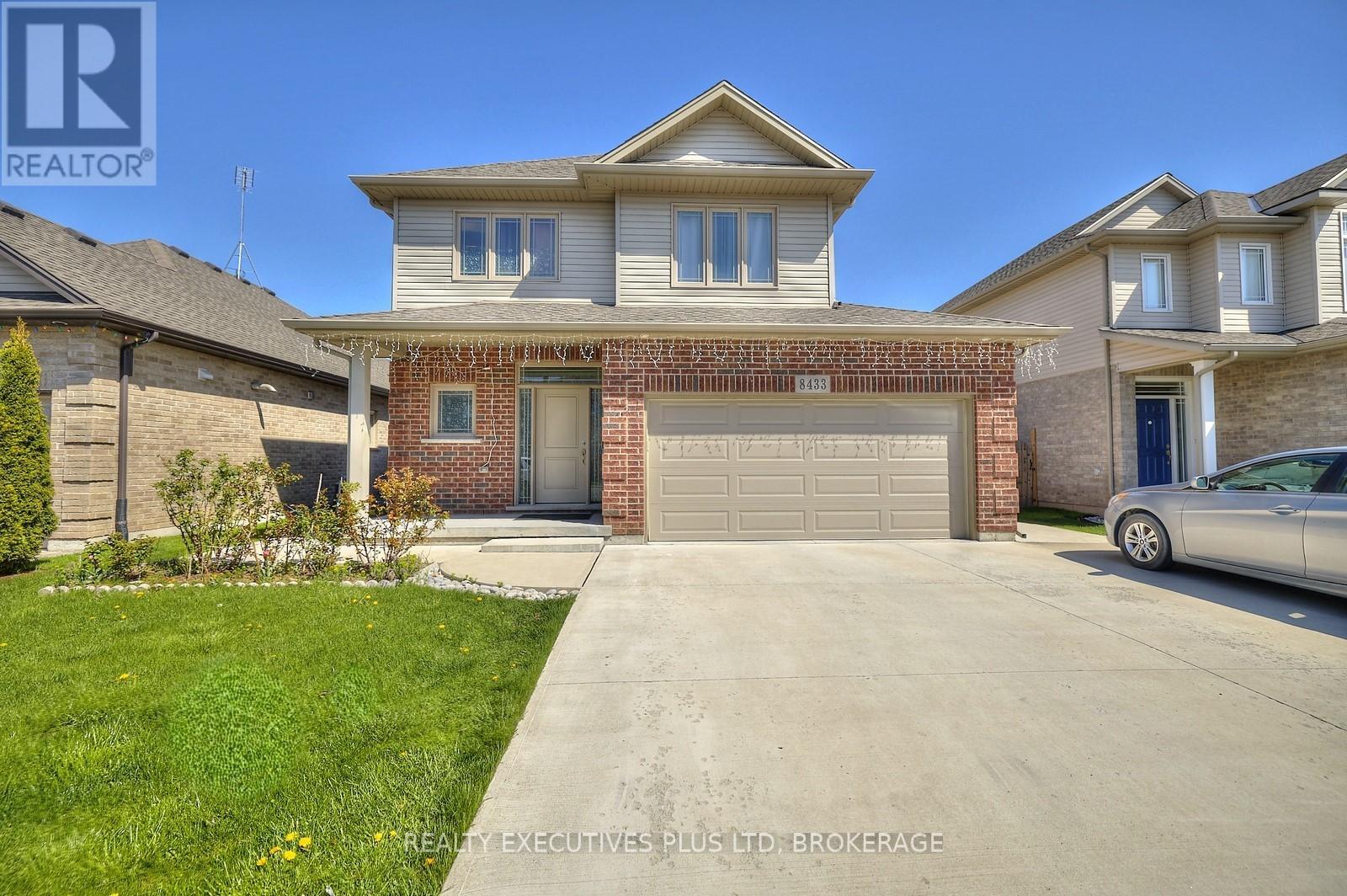 8433 Angie Dr, Niagara Falls, ON L2H 0E7